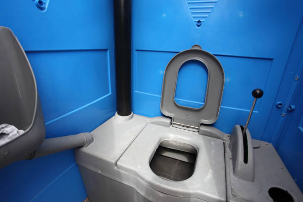 Porta potty delivery and setup in Plainview, NE